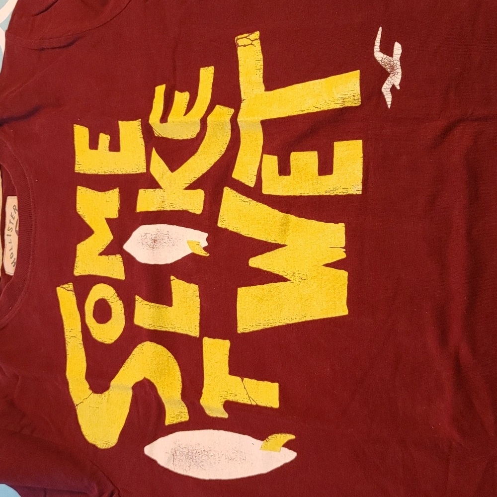 hollister T-shirt